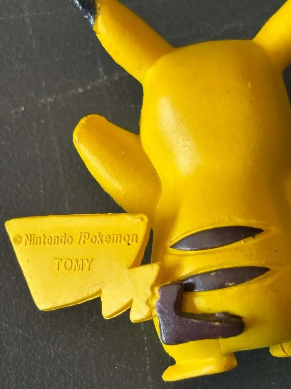 Vintage TOMY Nintendo Pokemon Pikachu Mini PVC Figure